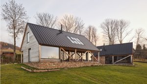 "Prosklená roubenka" od ateliéru Jiřího Bízy