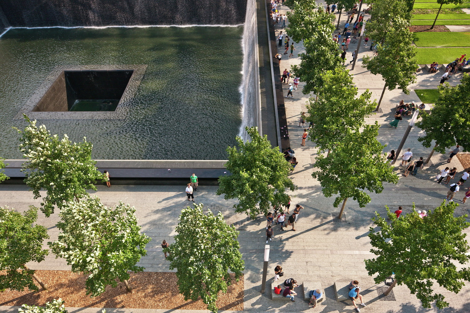 Na návrhu s Michaelem Aradem spolupracoval krajinářský architekt Peter Walker. Foto: Joe Woolhead