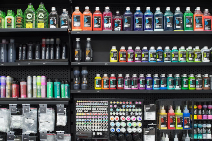 Graffneck Shop, 0,5 Studio