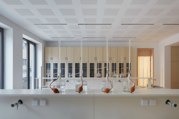 Přístavba Katolického gymnázia v Třebíči, Ateliér Tišnovka