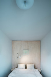 Pohled do ložnice (Rekonstrukce domu na Břevnově; Mimosa architekti)