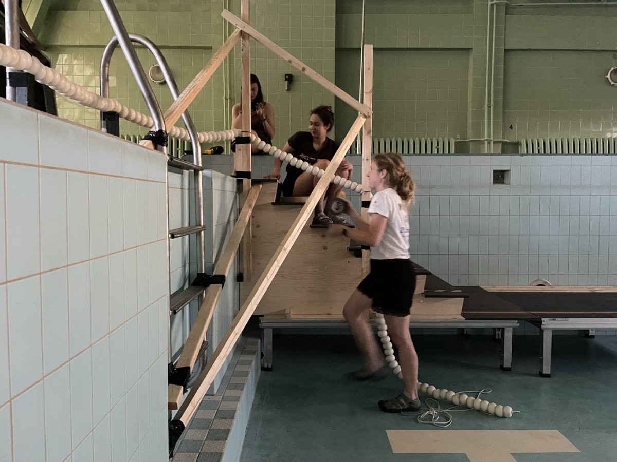 Výstavu studentských projektů VUT reagujících na klimatické změny je možné navštívit do konce srpna