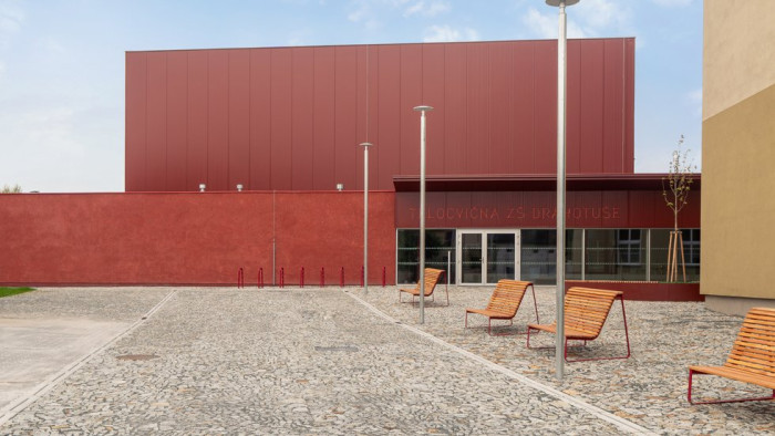Nová tělocvična i prostranství v Drahoutuši, to je nejlepší stavba na Olomoucku. Navrhlo studio PAB