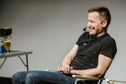 Camping s Ondřejem Cihlářem, foto z uplynulých dílů talkshow.