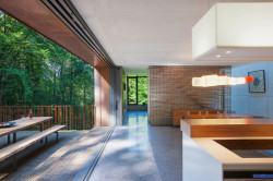 Bezbariérová posuvně zdvižná stěna ze systému Schüco ASS 70.HI, foto