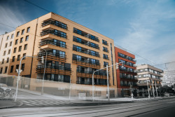 Hned vedle stadionu žižkovské Viktorky vyrostl bytový a kancelářský dům. (Bytový komplex Viktoria Center, architektonické řešení CTR group a.s.)