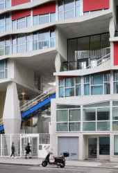 Chris Marker University ubytování