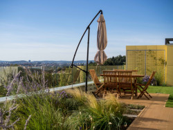 Terasa na podzemních garážích bytového domu, Andrea Večeřová, Vít Ondráček.