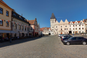Foto Žižkova náměstí před projektem taktického urbanismu. (Vítězné projekty soutěže z roku 2024)