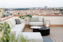 Na terase s výhledem na Prahu (Rekonstrukce bytu na Vinohradech, Obliqo )