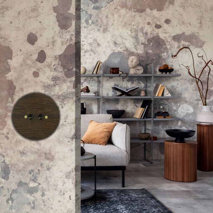 Tmavá dvojpáčka vypínače z kolekce NEXA v provedení dub