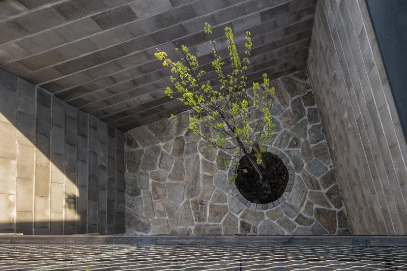 Boq architekti navrhli atriový rodinný dům na jižní Moravě