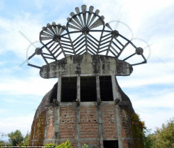 Chicken Church, Jáva