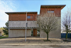 Farní sbor Českobratrské církve evangelické Praha-Kobylisy, Ernst Gisel, 1967–1971, Radovan Schlaufer a Jakub Roskovec (dostavba), 1995–2001