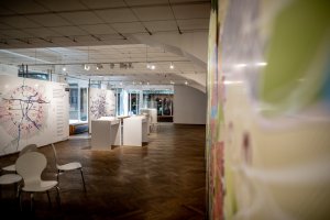 Expozice výstavy Ideální Velká/ Malá Praha, 1919/ 2019 v Galerii Lucerna.