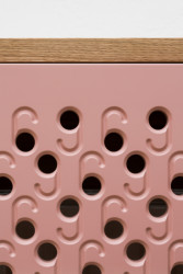 Rekonstrukce interiéru žižkovského mezonetu v Praze od No Architects