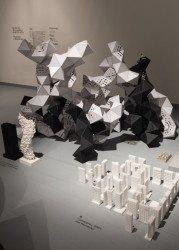 Ateliér architektury III se ve svých projektech soustřeďuje na testování nových metod navrhování. Úspěchy i nepřeberné množství projektů ateliéru sleduje výstava Souostroví / Archipelago 13 *A3, která se koná v Galerii UM.