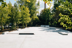 Volnočasový areál v Praze v Čakovicích, U / U Studio.