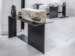 Výstava zahrnuje mimo jiné i archeologické nálezy nebo faksimilie Olomouckého horologia z 12. století