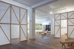 Mjölk architekti, výstava Dělat les