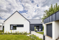 Rodinný dům v Újezdě je vystavěný z cihelného systému HELUZ