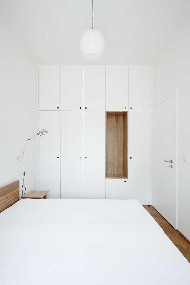 Henkai Architekti, rekonstrukce bytu s knihovnou v Opavě, foto