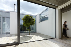 Dům ve tvaru prstenu, caraa.cz s.r.o., Foto