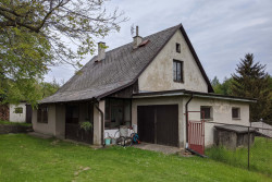 Takto stavba vypadala před zásahem ateliéru SP-AM. (Rodinný dům v Dehtárech, SP-AM)