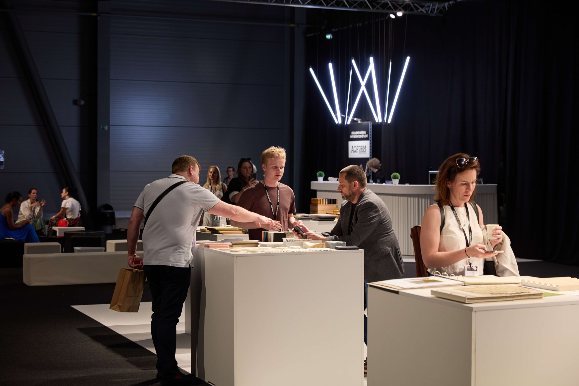 Výstava udržitelných materiálů WISE HABIT lákala návštěvníky.