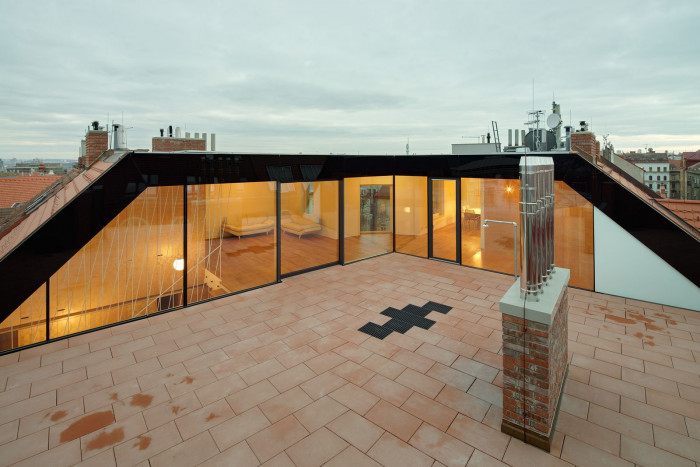 Uhlík architekti, Činžovní dům Letná, nástavba – foto