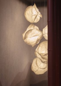 Papírové stínidla pro ambientní osvětlení (Yami Sushi House; annaMAT)