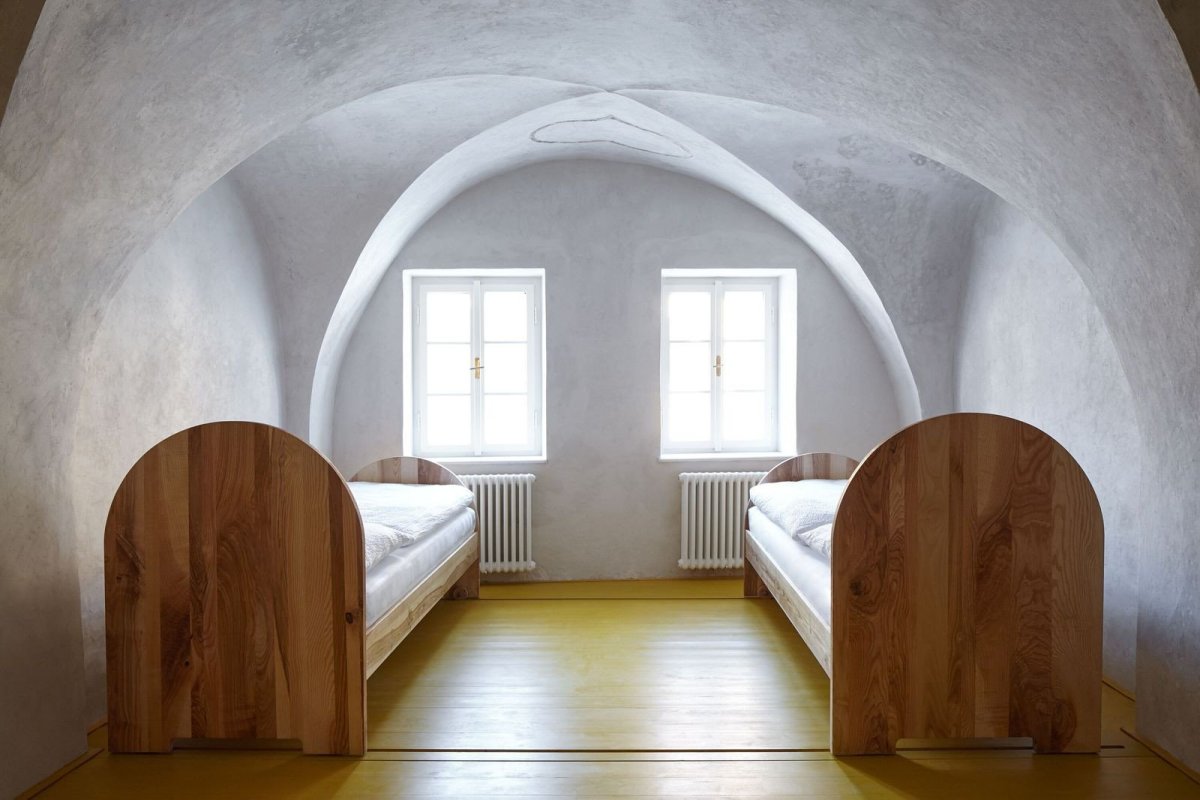 ORA, Štajnhaus