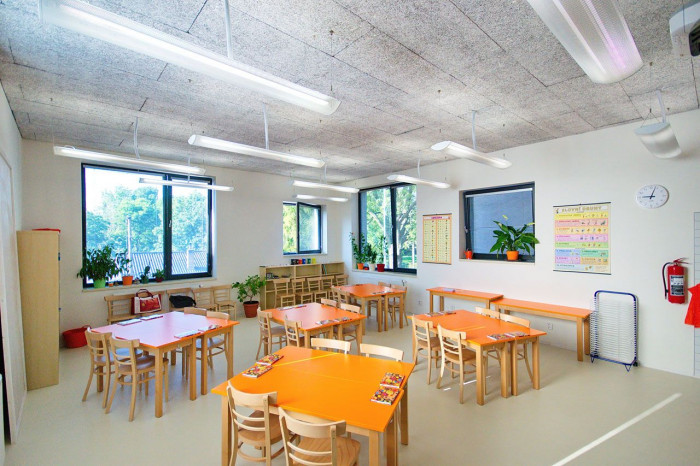 Architekt Ondřej Tuček, Přístavba a rekonstrukce obecní školy Hovorčovice – foto