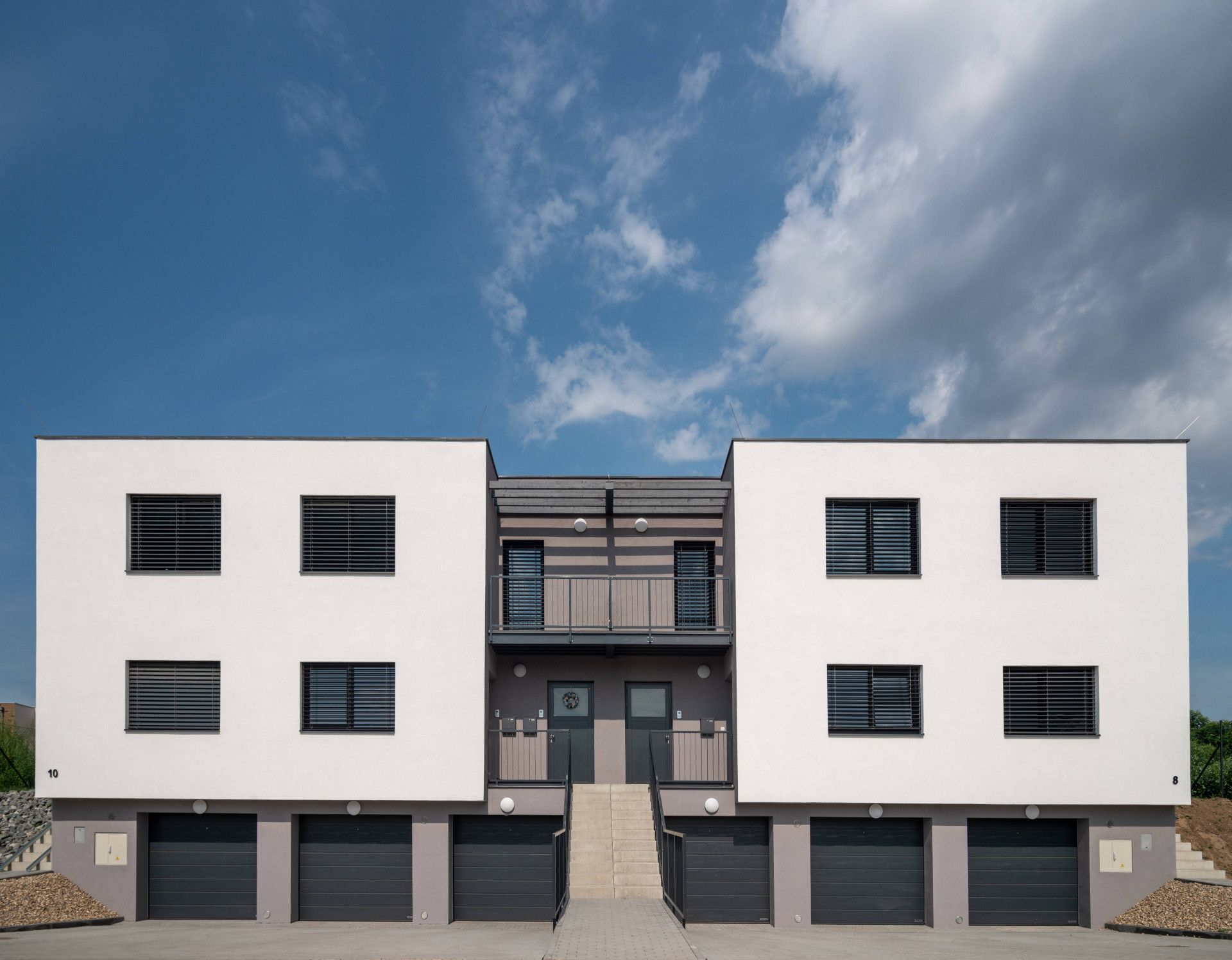 Studio Laplan zrealizovalo viladomy s celkem šesti byty v jihomoravských Ivančicích