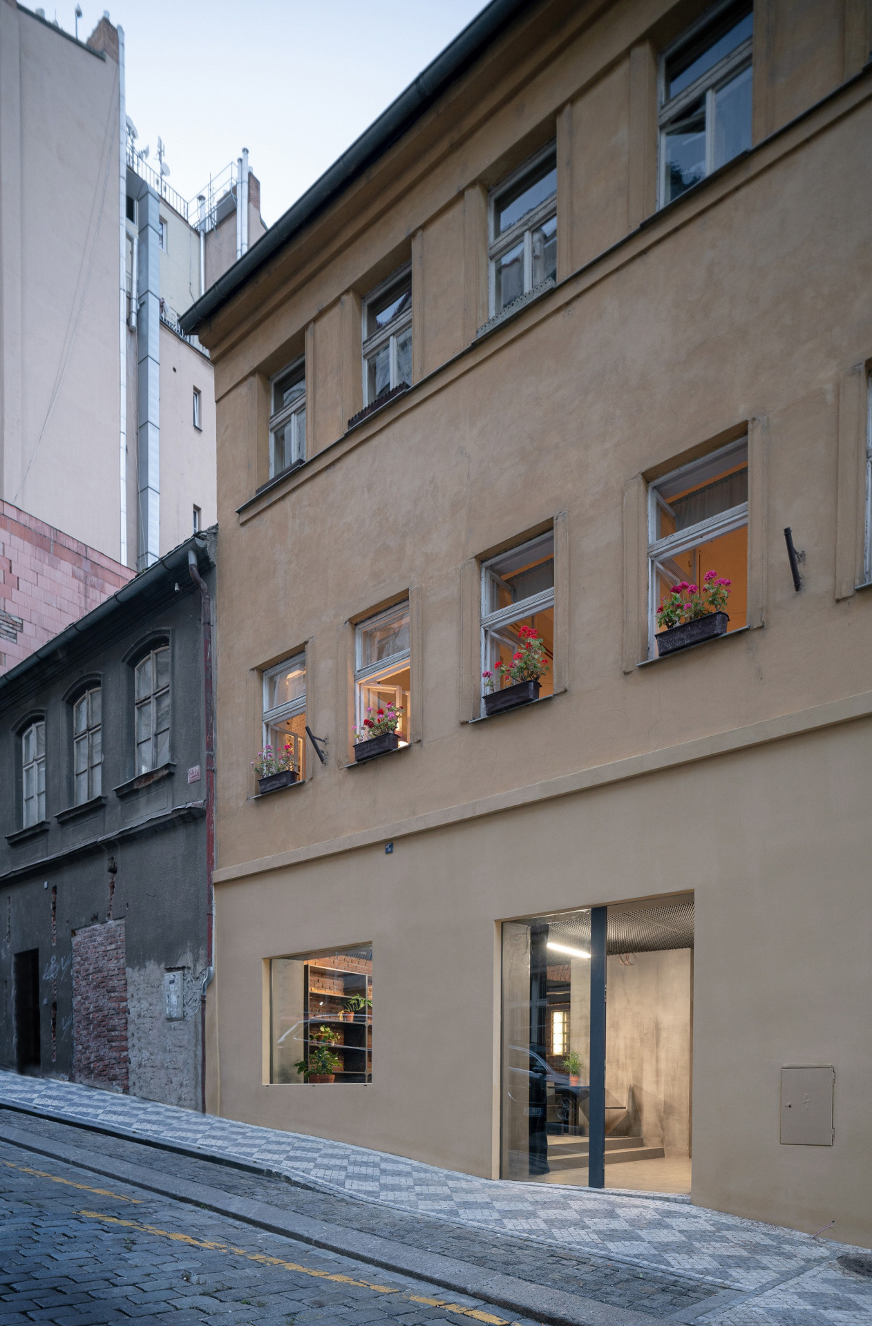 Bar - Studio Krymská, PAPUNDEKL ARCHITEKTI © Alex Shoots Buildings