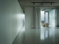 Škola z/lomu u Kamenné Lhoty, a69: Dále se v objektu nachází ordinace a dílna.