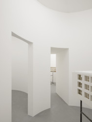 Výstava Dům v domě v Domě umění České Budějovice