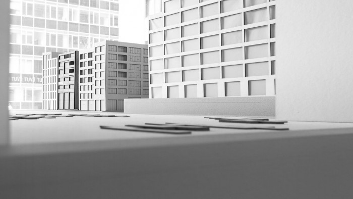 Lukáš Erban, Dům ve městě, model - foto