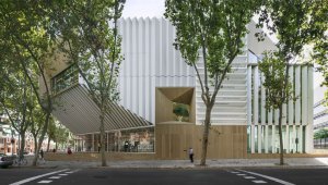 Knihovna Gabriela Garcíi Márqueze v Barceloně od SUMA arquitectura. Jeden z jejích autorů Guillermo Sevillano bude přednášet v Praze.