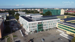 Vysoká škola báňská v Ostravě má novou budovu ekonomické fakulty. Navrhlo ji studio CHVÁLEK ATELIÉR s.r.o.