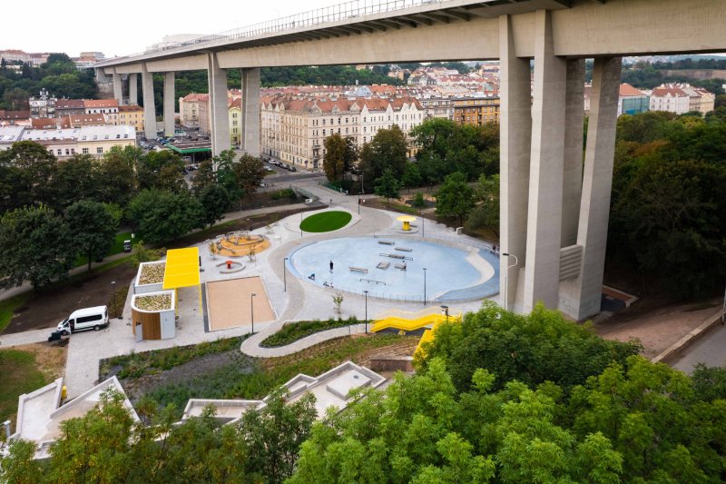 Hlavní architektka ateliéru LOXIA architects navrhla nové sportovní a volnočasové plochy pod pražským Nuselským mostem