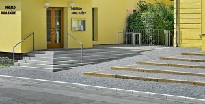 FAM Architekti, Revitalizace předprostoru Městského domu a Divadla J. Kašky – foto