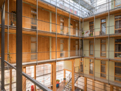 Družstevní bydlení v Barceloně La Borda od místního studia Lacol