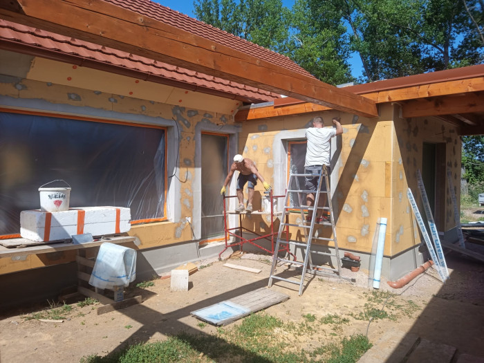 Přírodní izolace od Hlinařů jsou vhodné pro podlahy, podkroví i stropy.