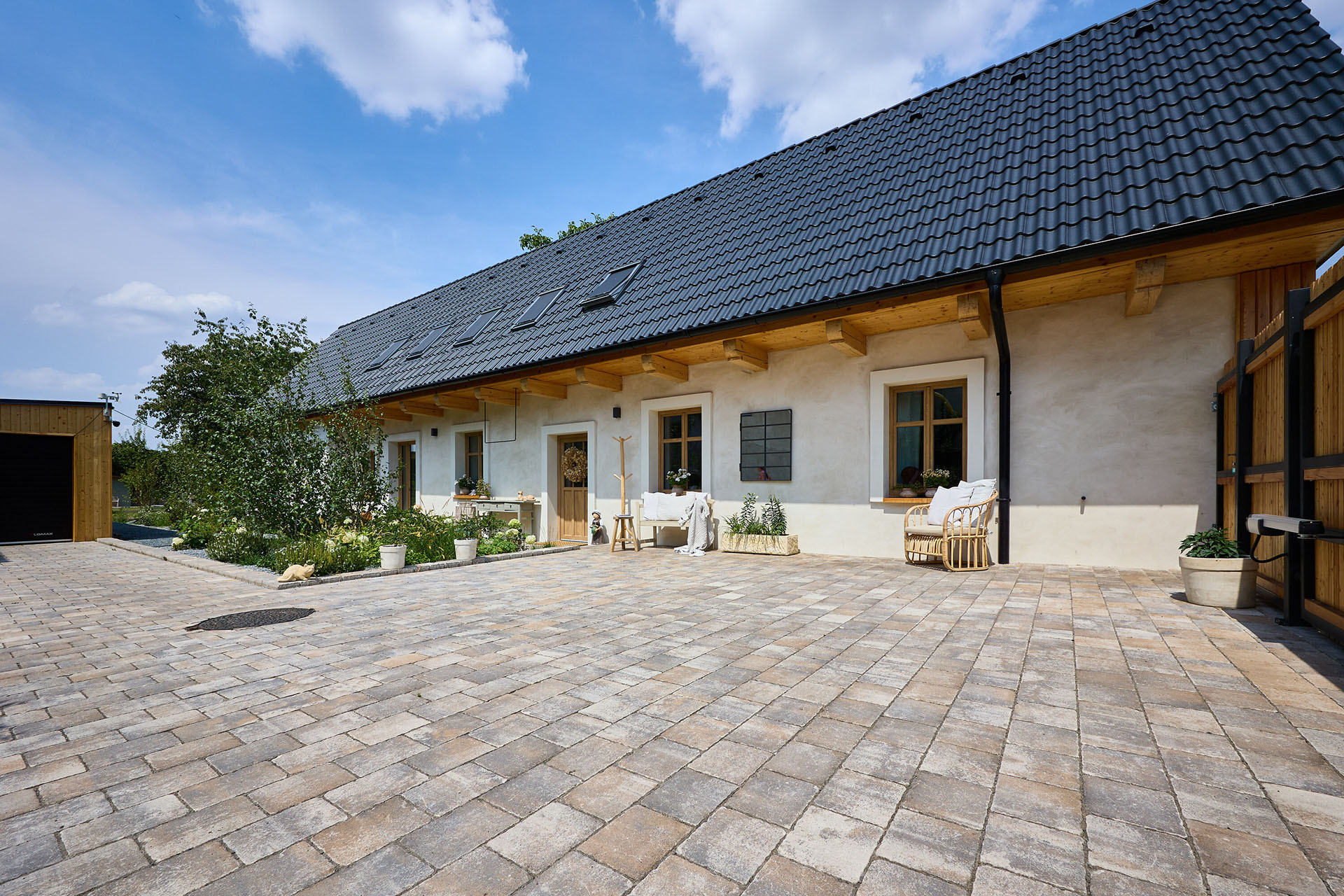 Zuzana Kaščáková zrekonstruovala starý rodinný dům v drobné obci Sány.