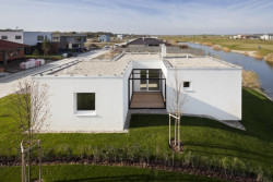 Obydlí v objetí golfu, 3x3,