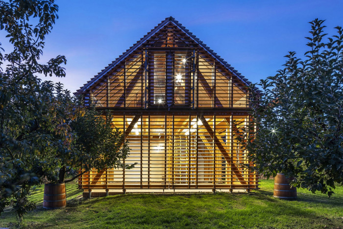 Přístavba v Jižních Čechách, Huť architektury Martin Rajniš