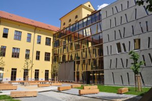 Městská knihovna v prostorách historické budovy bývalé základní školy Jana Ámose Komenského