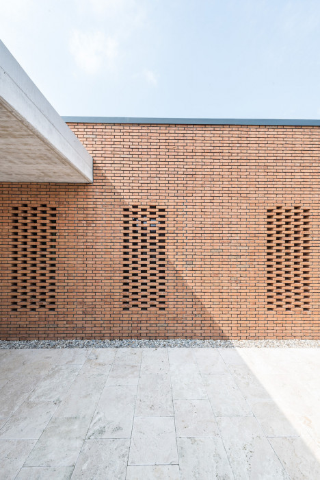 Dom s kamenným pátiom, Beef architekti