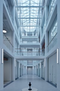 Konverze domu nábytku na budovu Českého rozhlasu Olomouc podle návrhu studia Atelier 38